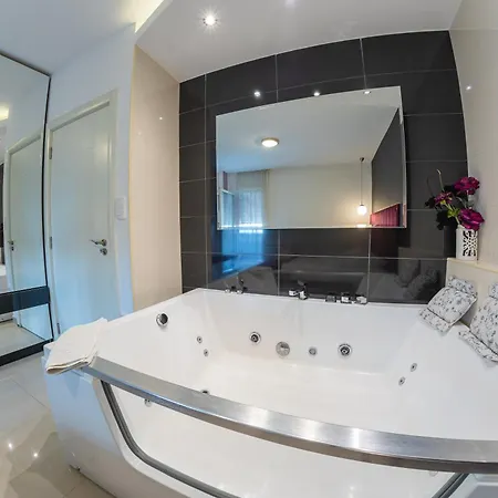 Plan Deluxe - Romantic Excape With Whirpool Tub Nis, Centar, Free Parking 아파트