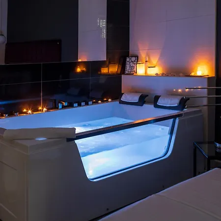 Apartment Plan Deluxe - Romantic Excape With Whirpool Tub Nis, Centar, Free Parking Nis