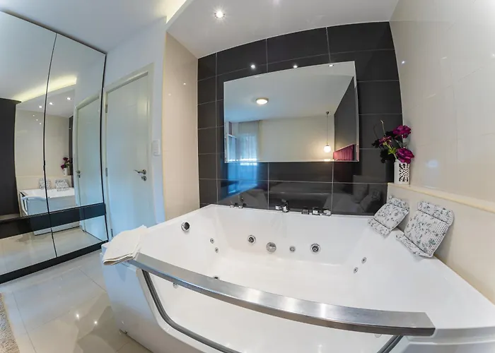 Plan Deluxe - Romantic Excape With Whirpool Tub Nis, Centar, Free Parking شقة